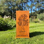 Säule mit Baum-Motiv „Herzlich Willkommen”