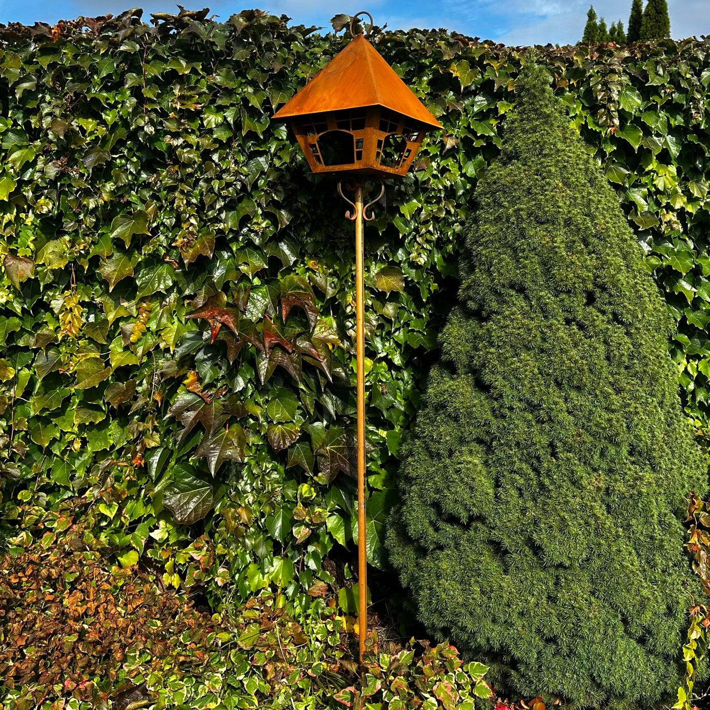 Vogelhaus „Klassisch” auf Stab