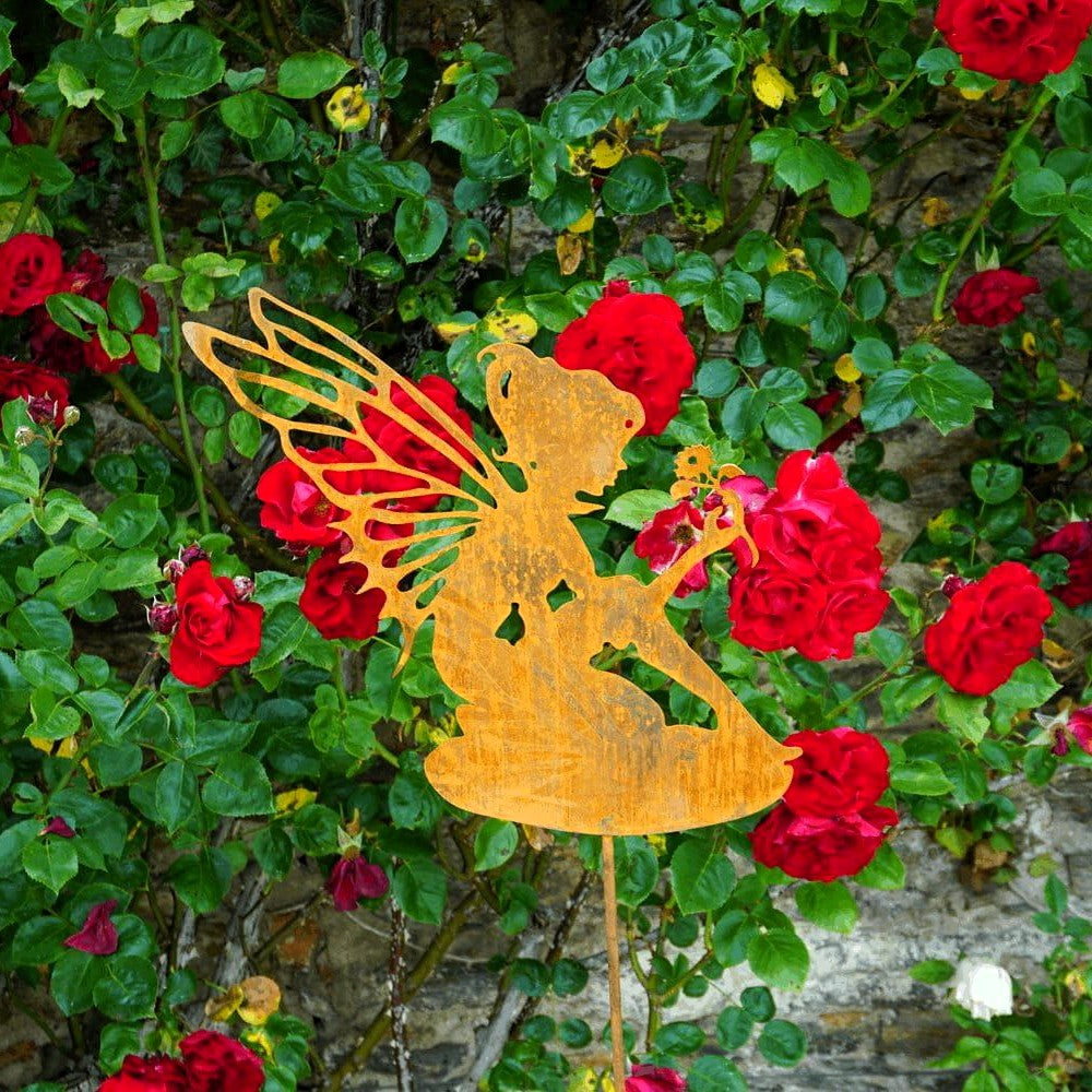 Fee mit Blume